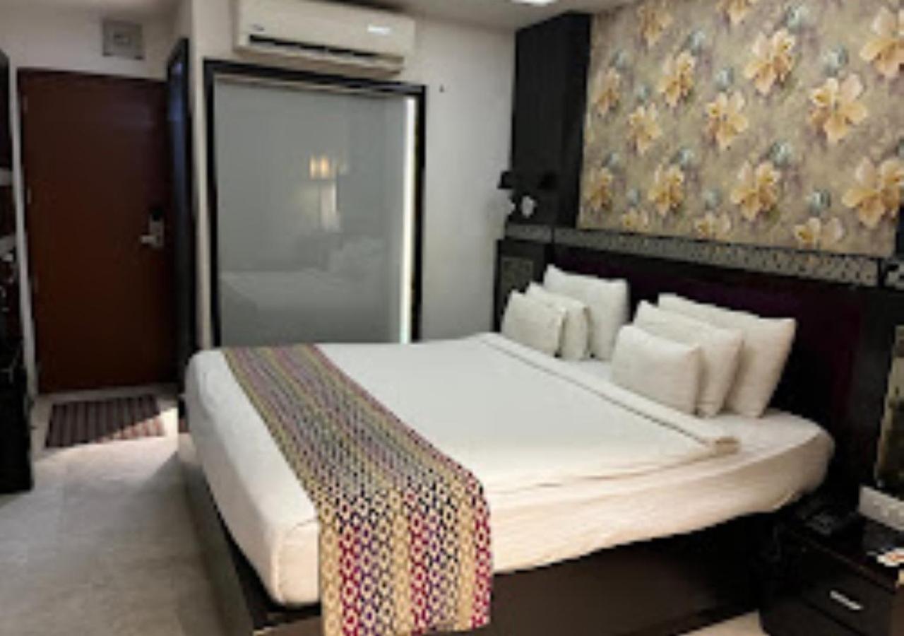Hotel Siddharth Premiere Chandrapur Екстериор снимка
