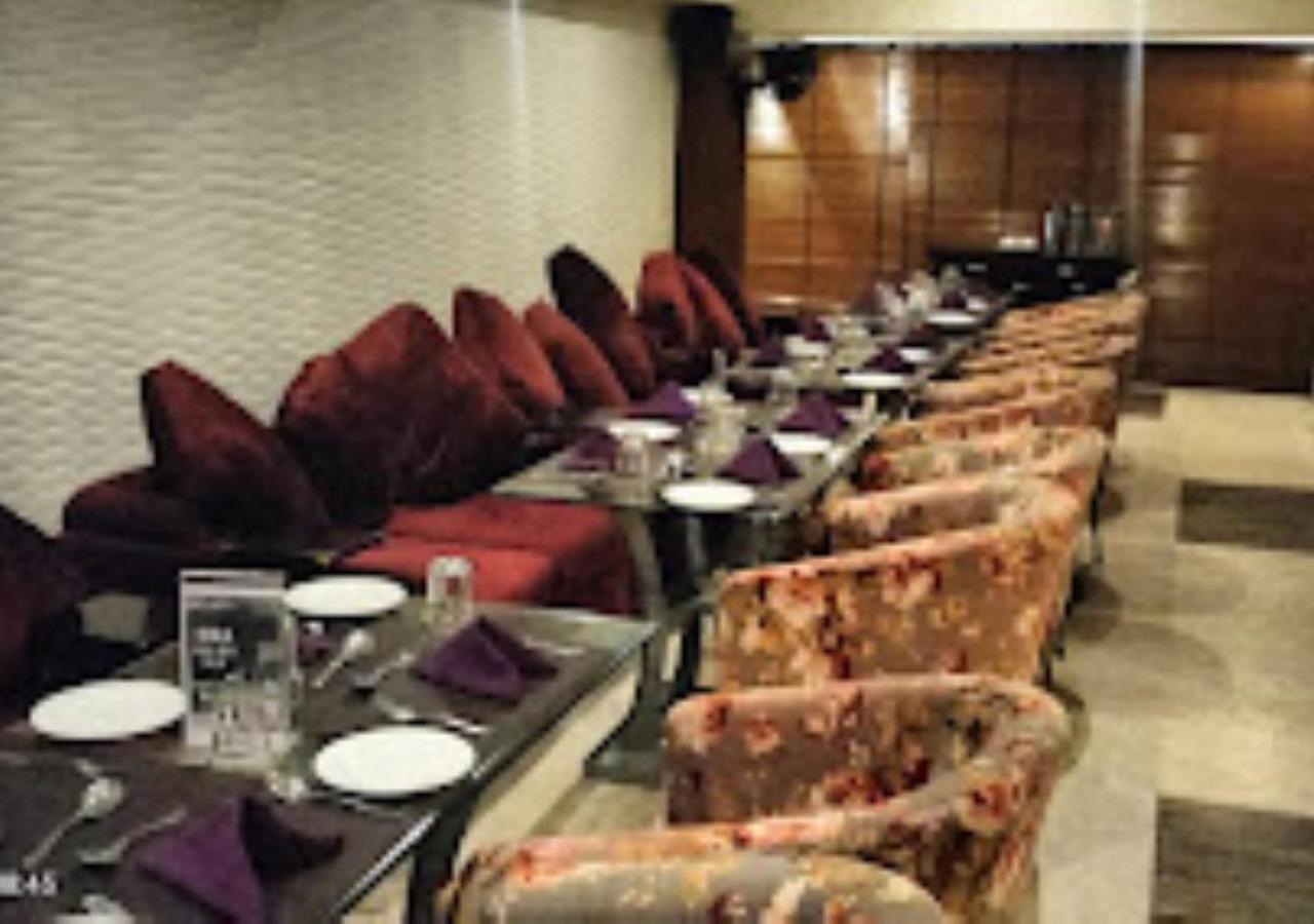 Hotel Siddharth Premiere Chandrapur Екстериор снимка
