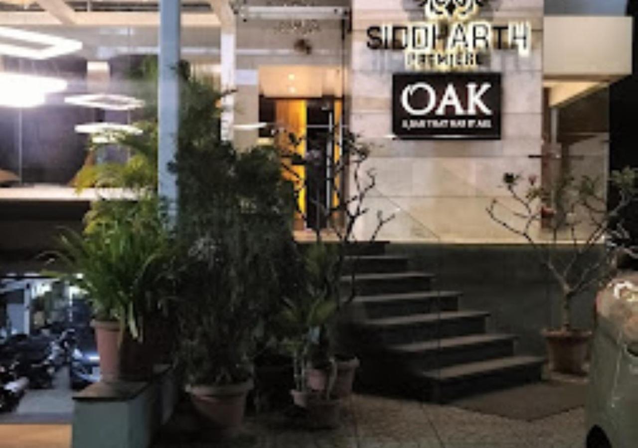 Hotel Siddharth Premiere Chandrapur Екстериор снимка